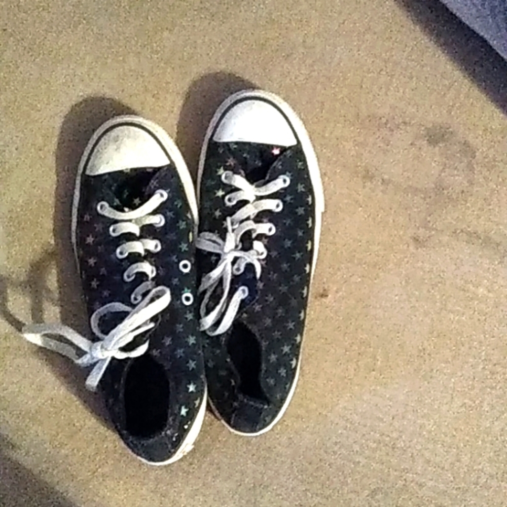 Star print converse